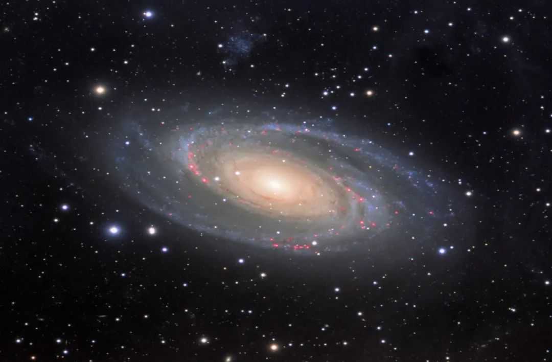 Galaxies Near the Big Dipper: A Cosmic Showcase in Ursa Major